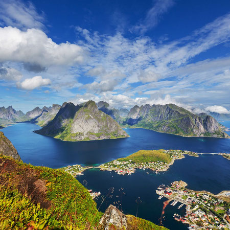 Gran Tour delle Lofoten : viaggio tra paesaggi da sogno e tradizioni norvegesi